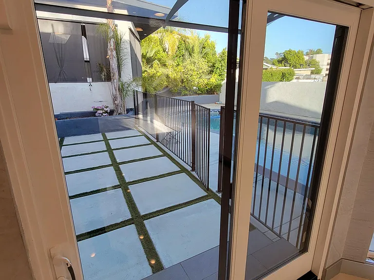 10730 Helendale Ave — Photo 42