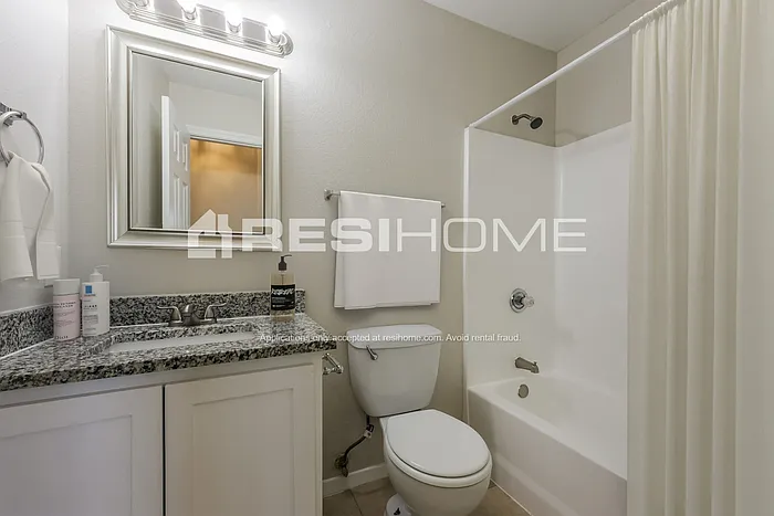2626 Camel Ct — Photo 7