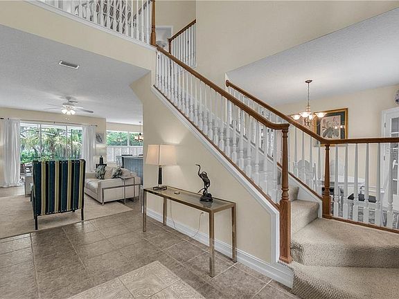 3rd image of 15701 Acorn Cir