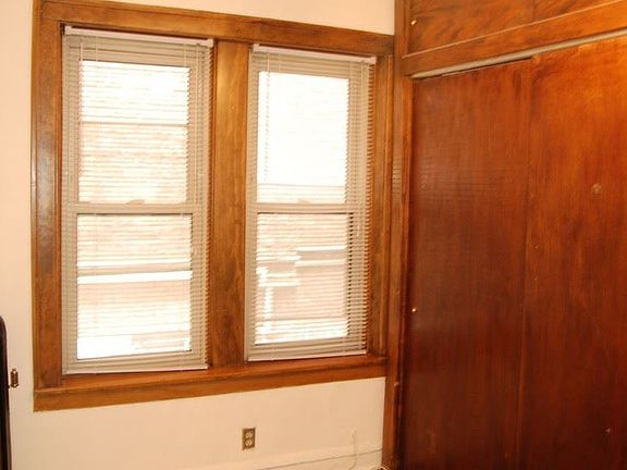 4th image of 2337 1/2 N Geneva Ter APT 121