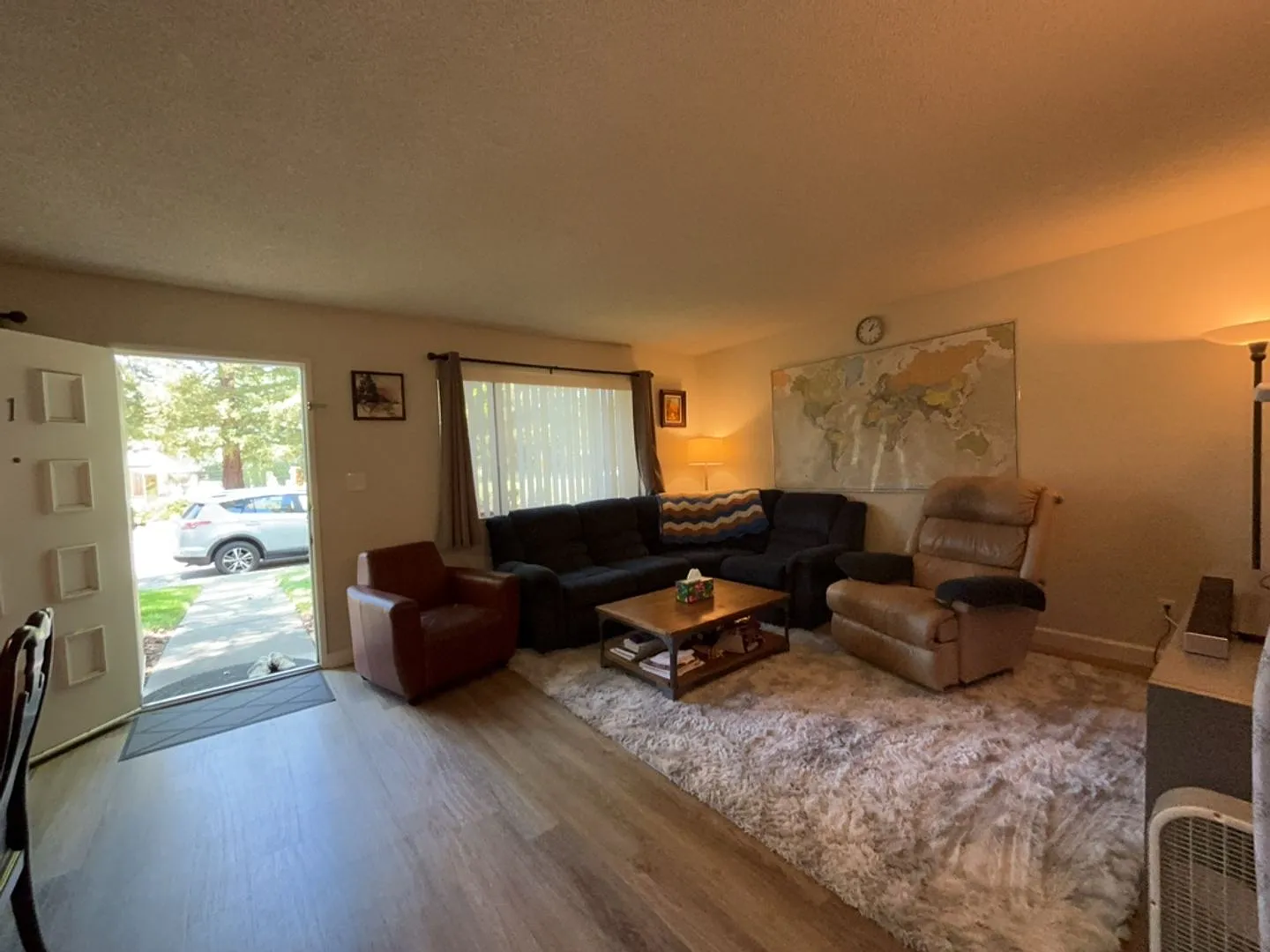 2 Bedroom Condo in North Davis for September move in! — Photo 2