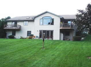 428 Arbor Ridge Dr, Delavan, WI 53115