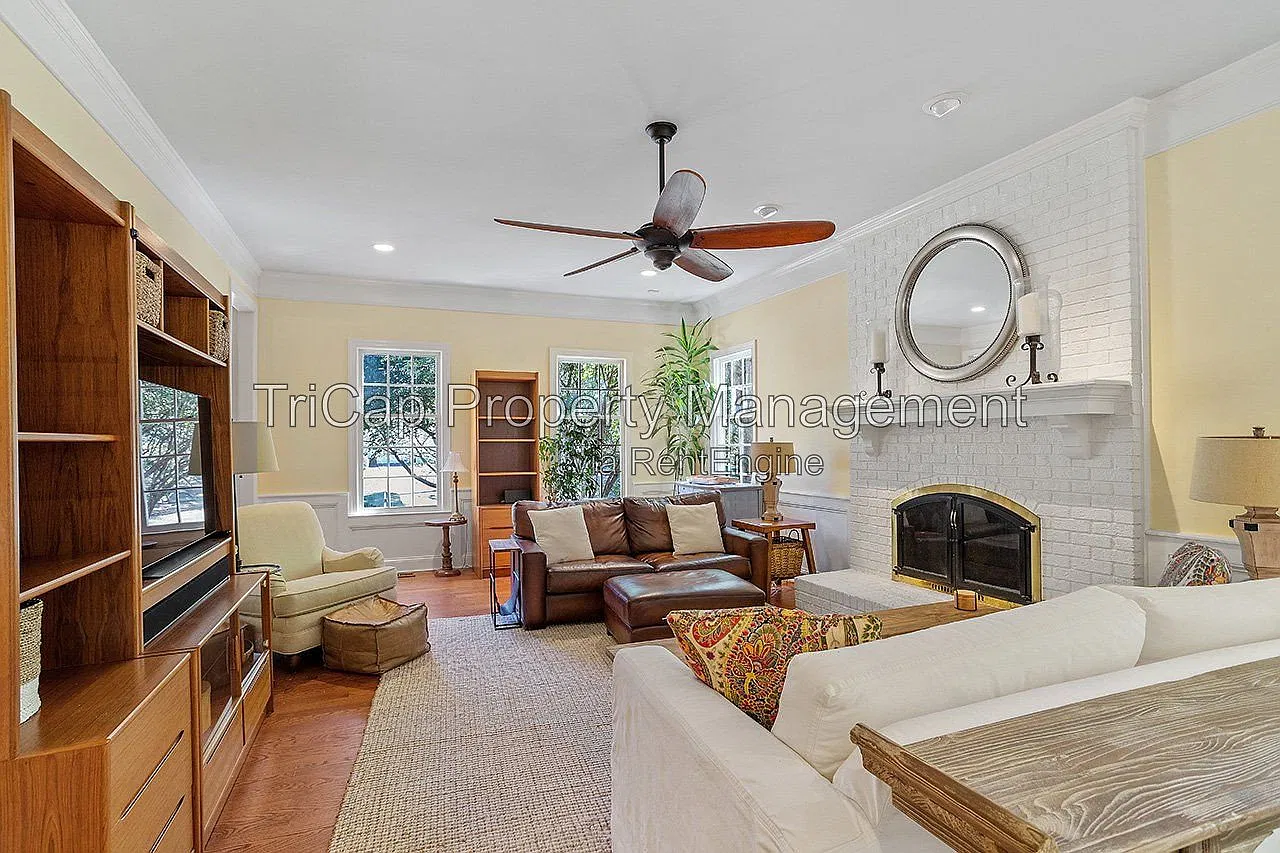 4 bed, 3.5 bath, 3412 sqft, $3,900 — Photo 2