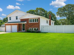 184 Beech St, Islip, NY 11751