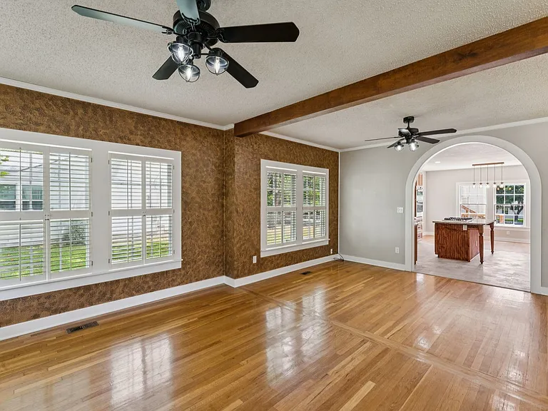 207 S Porter St — Photo 19