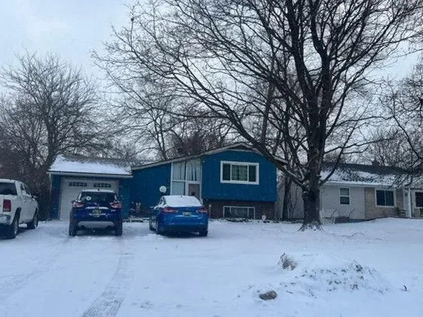 704 Crescent Lake Rd, Waterford, MI 48327