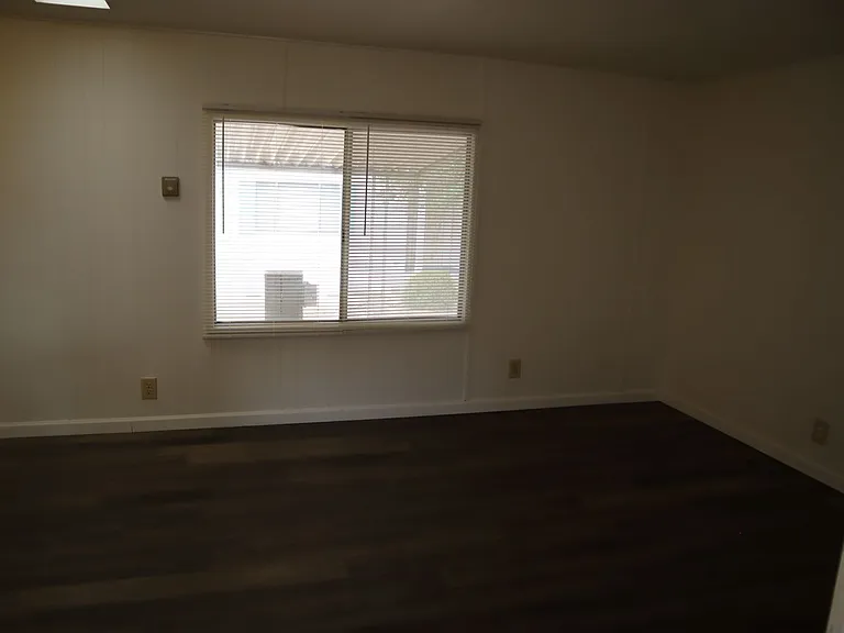790 Greenlane #36 — Photo 11