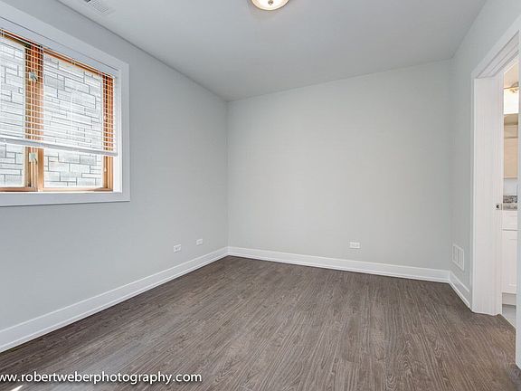 3rd image of 3429 N Paulina St APT 1F