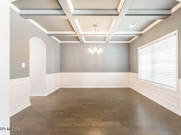 4th image of 207 Meadows Ln #182