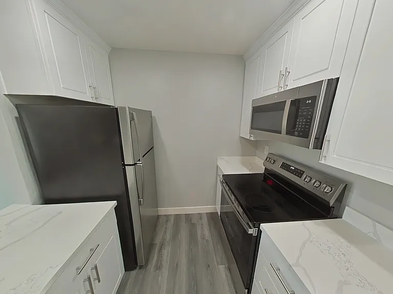 342 Highland Ave #301 — Photo 3