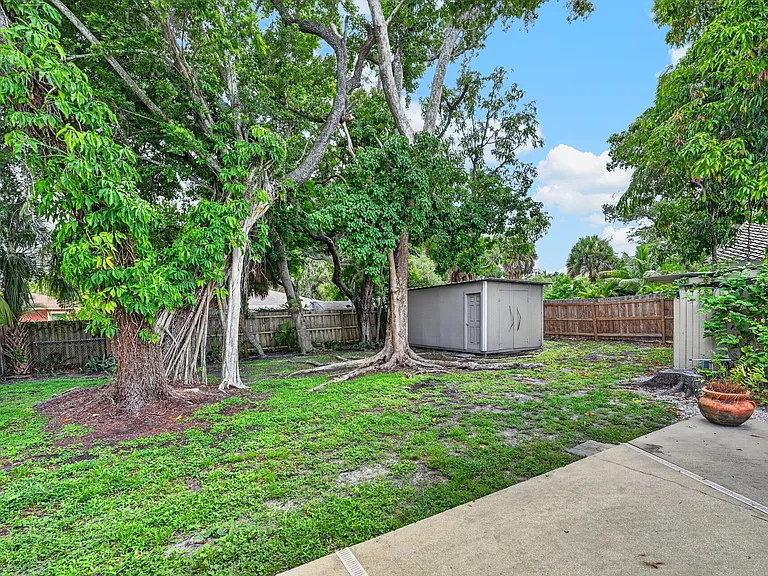 1010 Virginia Dr — Photo 61