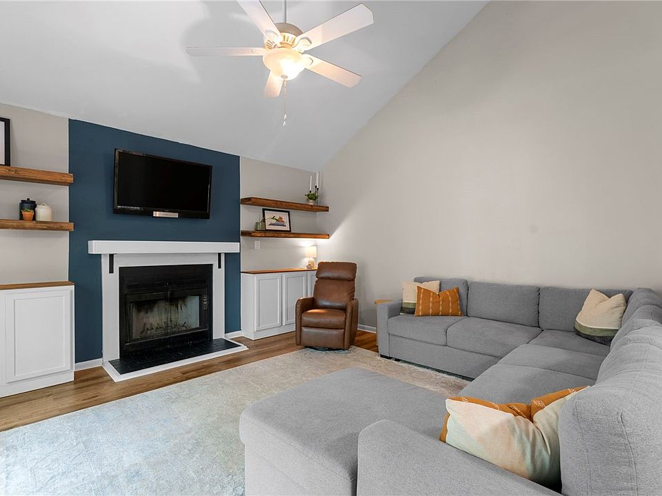 1st image of 109 Arena St