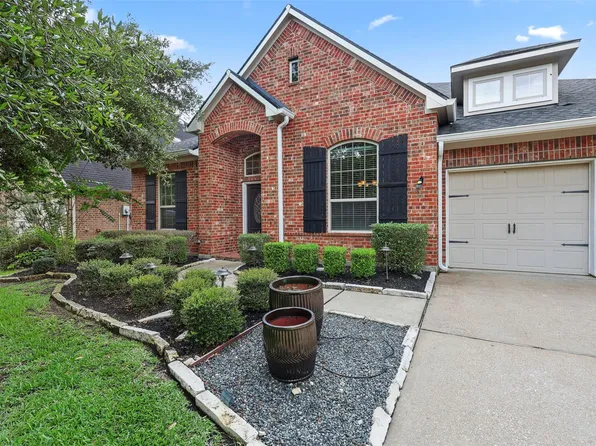 2902 Red Maple Dr, Katy, TX 77494