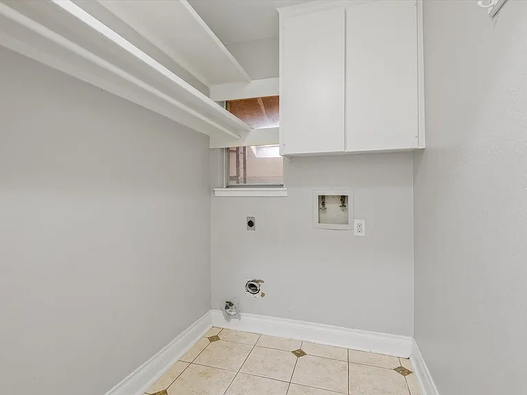 7715 Brush Wood Dr — Photo 19