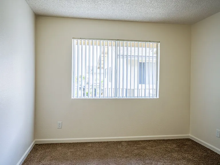 Orange Glen — Photo 22