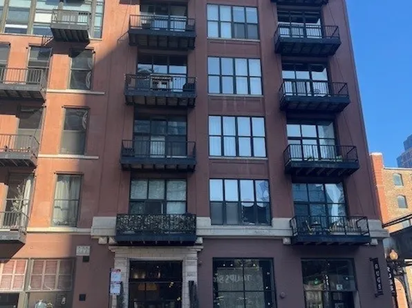 300 W Grand Ave APT 301, Chicago, IL 60654