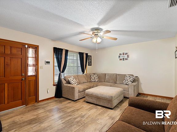 2nd image of 611 Hutchinson Ave
