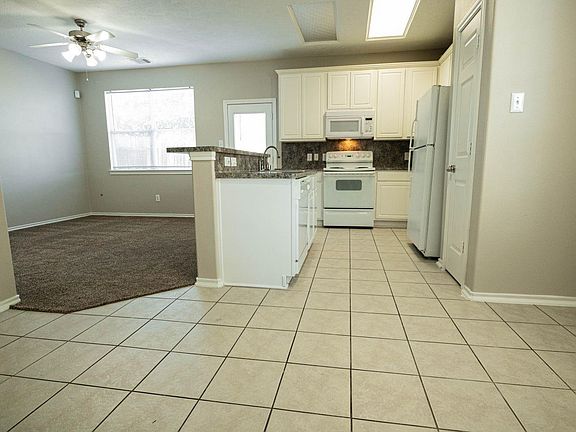 4th image of 3417 Victorian Manor Ln