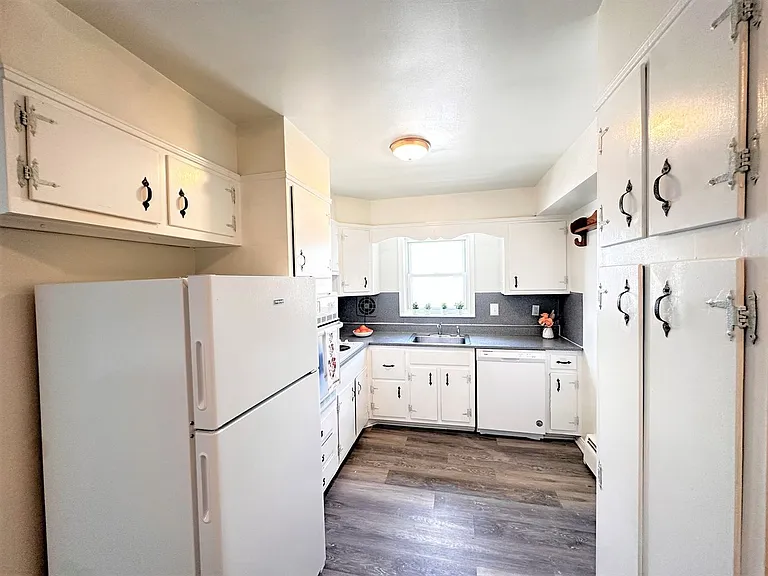 375 Cheswold Rd — Photo 18