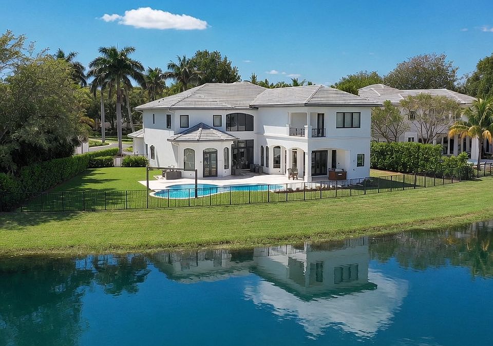 1st image of 17895 Cadena Dr