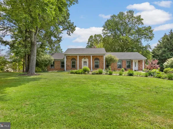 13827 Spriggs Rd, Woodbridge, VA 22193