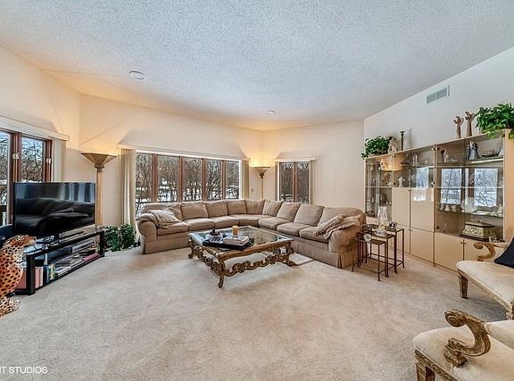 4th image of 3N040 Woodcreek Ln