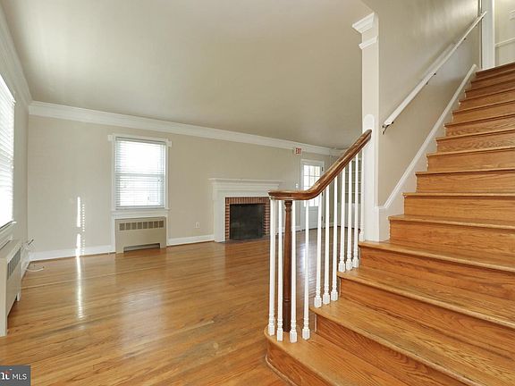 5th image of 118 Saint Marys Ave