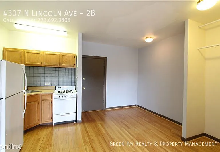4307 N Lincoln Ave #2B — Photo 2