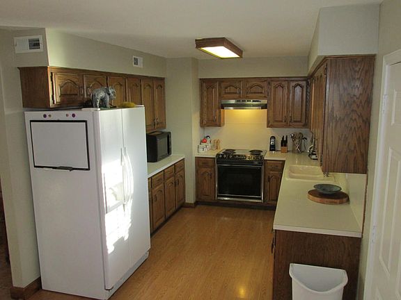 3rd image of 1105 N Knoxville Ave