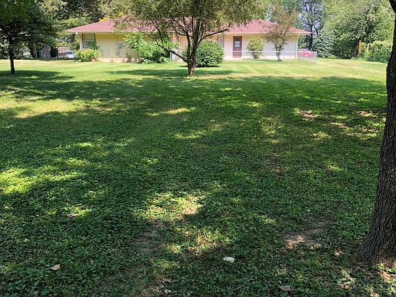 large backyard, 0.82 acres.