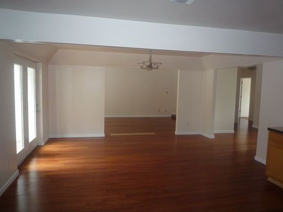 Formal Dining