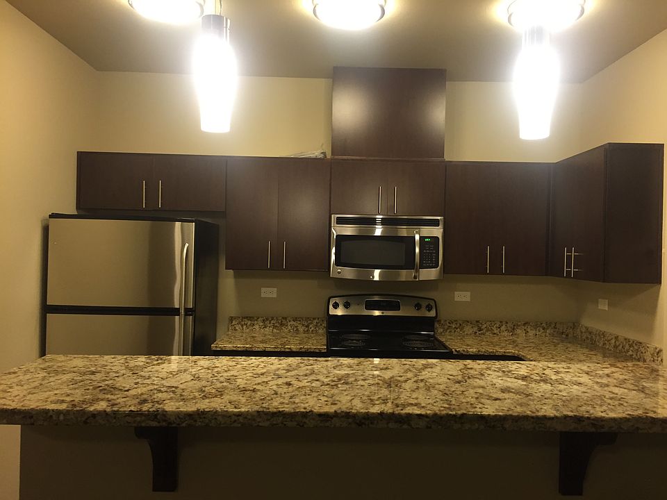 1st image of 961 10th Pl NE Unit 4