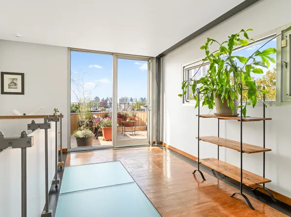 295 6th Avenue image 16 of 20