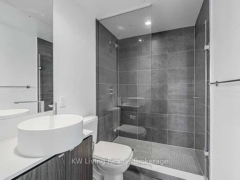 60 Colborne St #402 — Photo 25