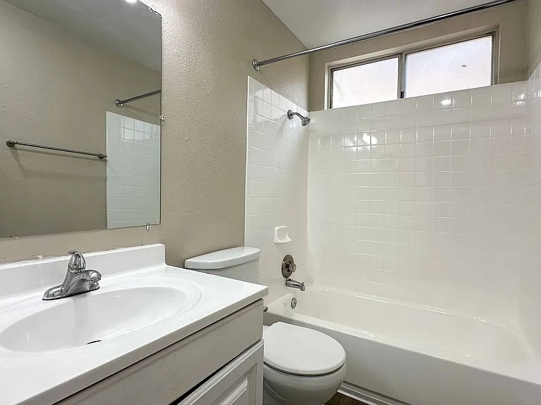 2617 Fairmount Ave #5 — Photo 6