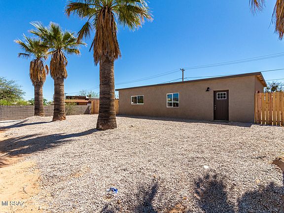 3rd image of 2601 W Quail Rd