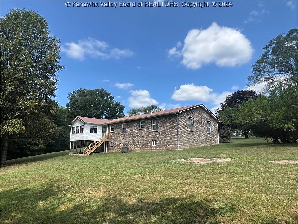 2nd image of 242 Washington Dr