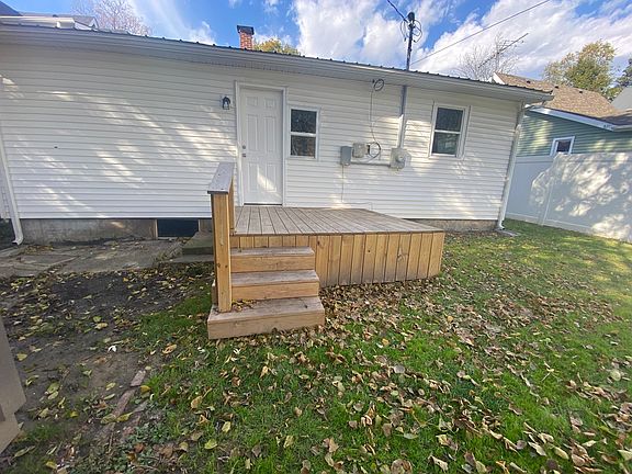 4th image of 700 S Green St