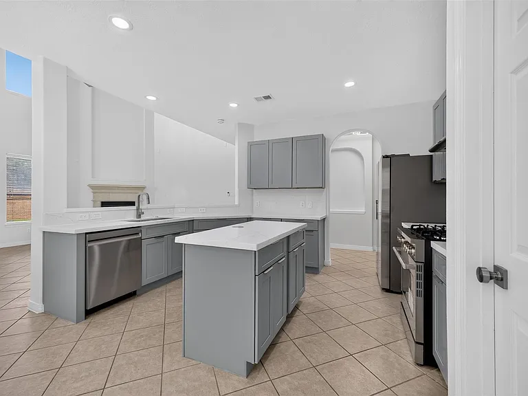 24542 Bella Veneza Dr — Photo 11