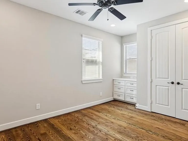 2441 Charleston St #B — Photo 12