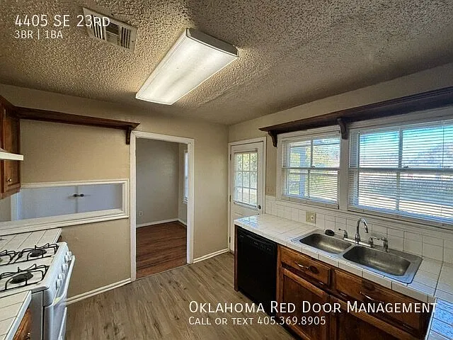 3 bed, 1125 sqft, $1,125 — Photo 3