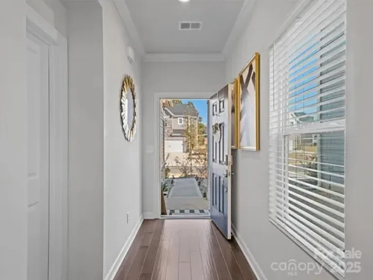 571 Palmarosa St #130 — Photo 17