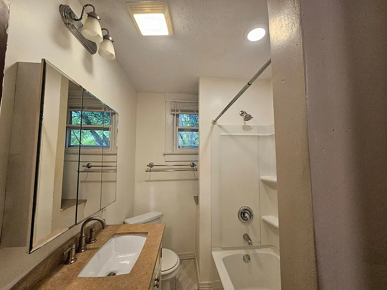 389 Gilmore St — Photo 10