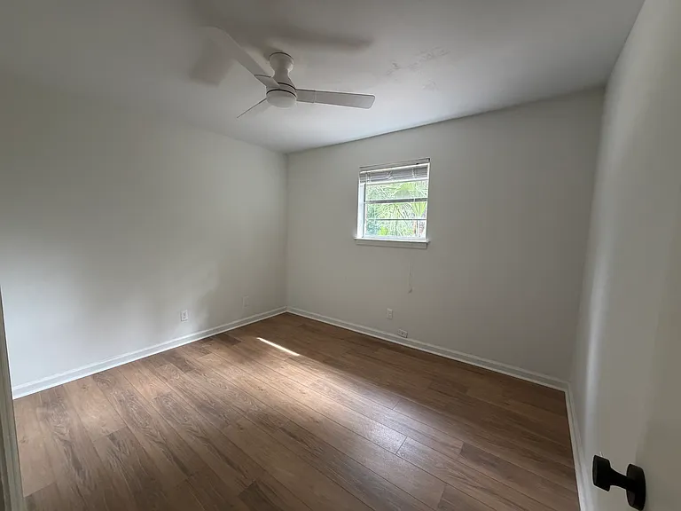 112 Talbot Rd — Photo 7