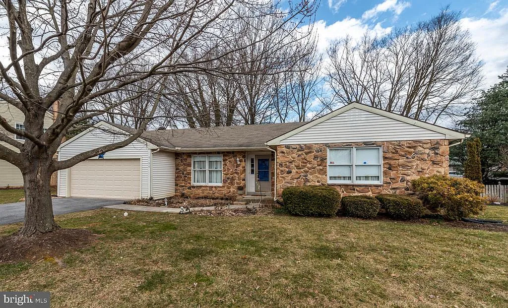 6106 Charing Cros photo 1