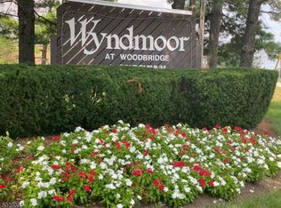 1036 Cricket Ln #C103, Woodbridge, NJ 07095