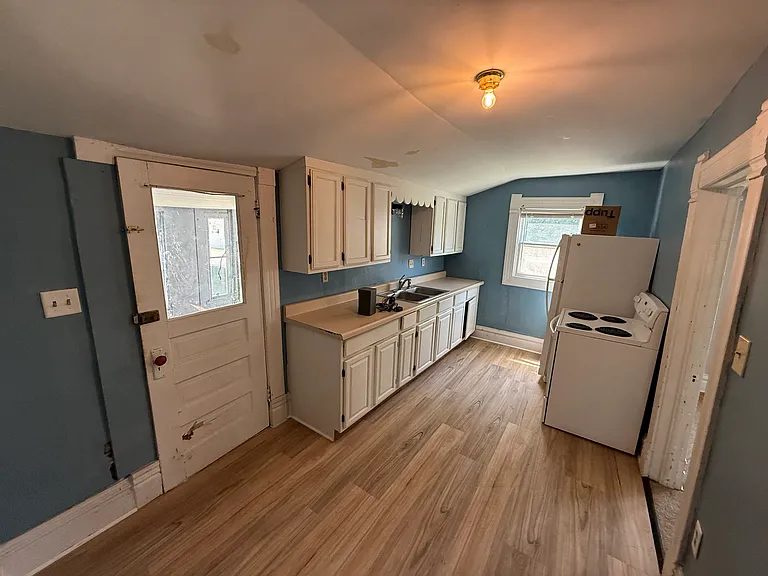 715 N Mulberry St — Photo 2