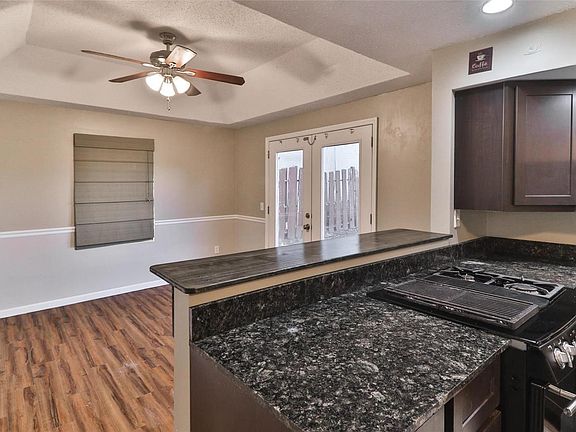 3rd image of 11112 Ivan Ave