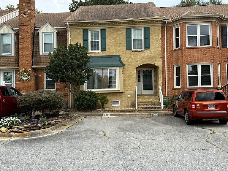 722 Lord Dunmore Dr — Photo 1