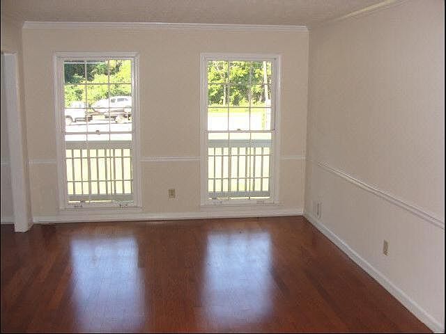 2nd image of 316 Killian Hill Rd